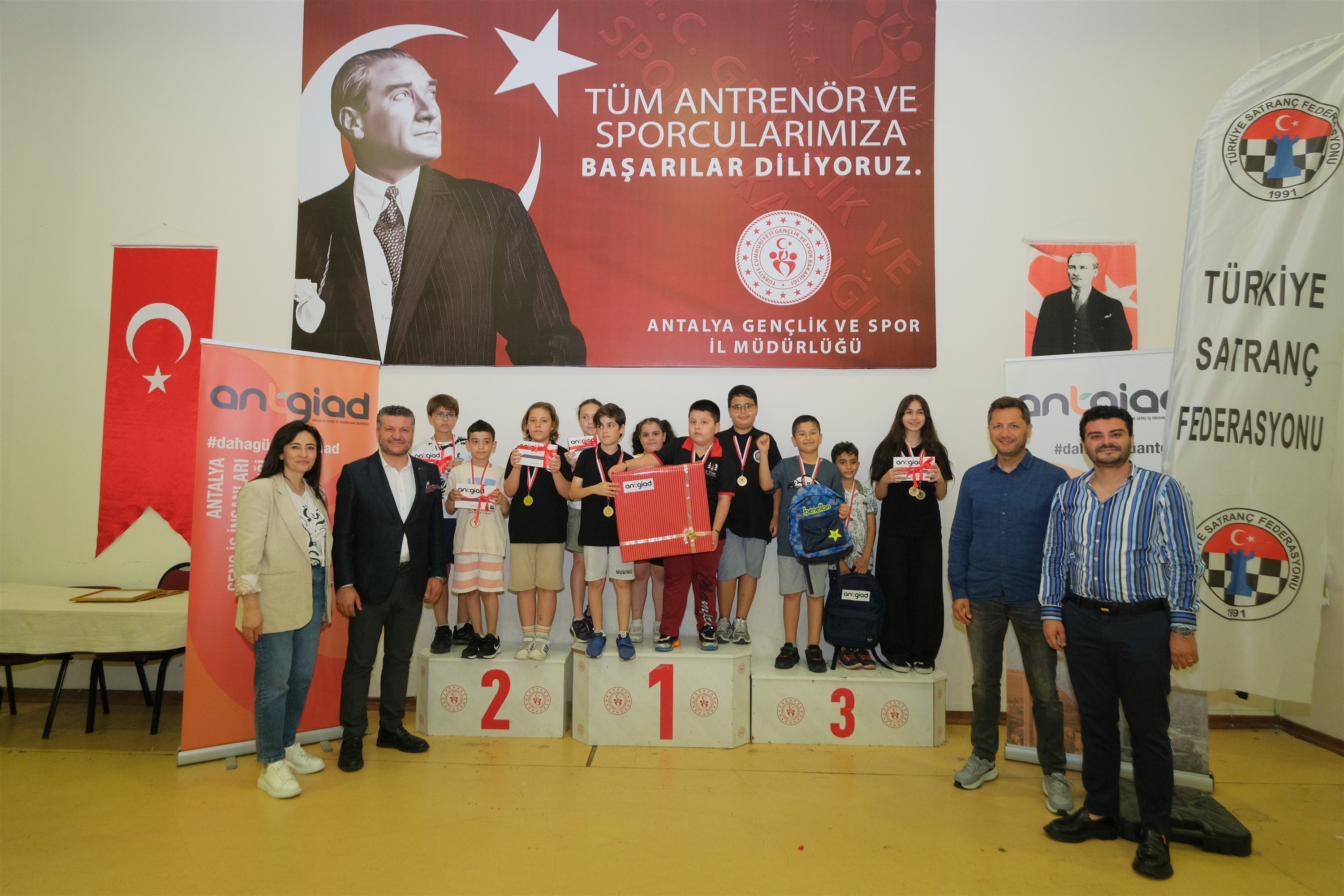 ANTGİAD ÖDÜLLÜ SATRANÇ TURNUVASI
