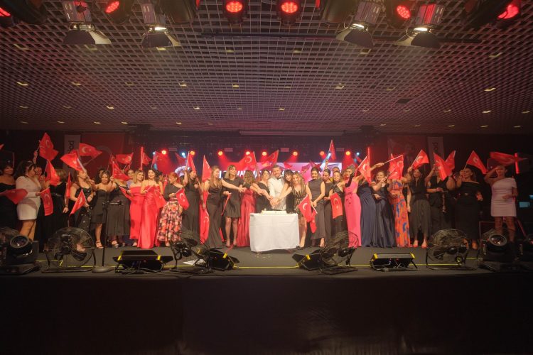 ANTGİAD CUMHURİYET BALOSUNDA COŞKU VE GURUR BİR ARADAYDI